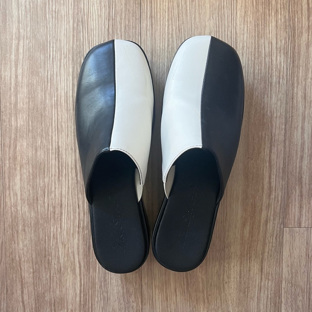 Lisa says gah colorblock Dakota clog